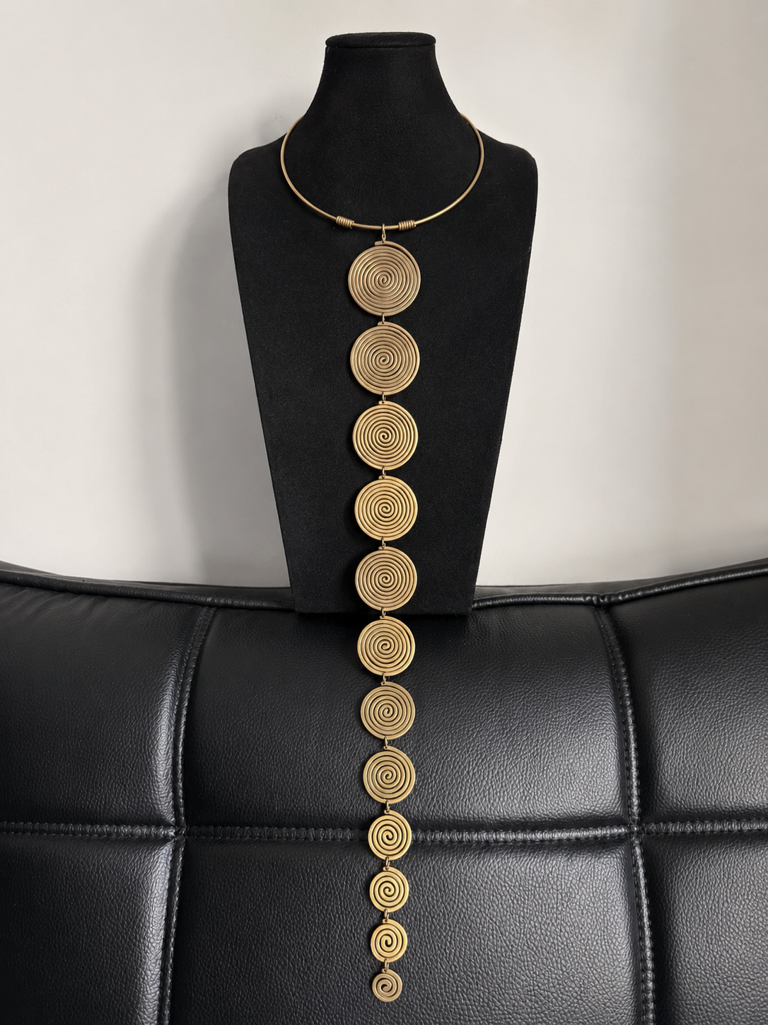 AurSaré Spiral Cascade Neckpiece - Image 2